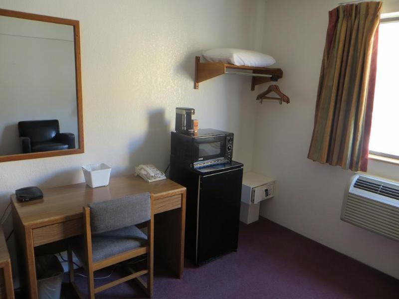 Super 8 By Wyndham Saanichton Victoria Airport Hotell Exteriör bild