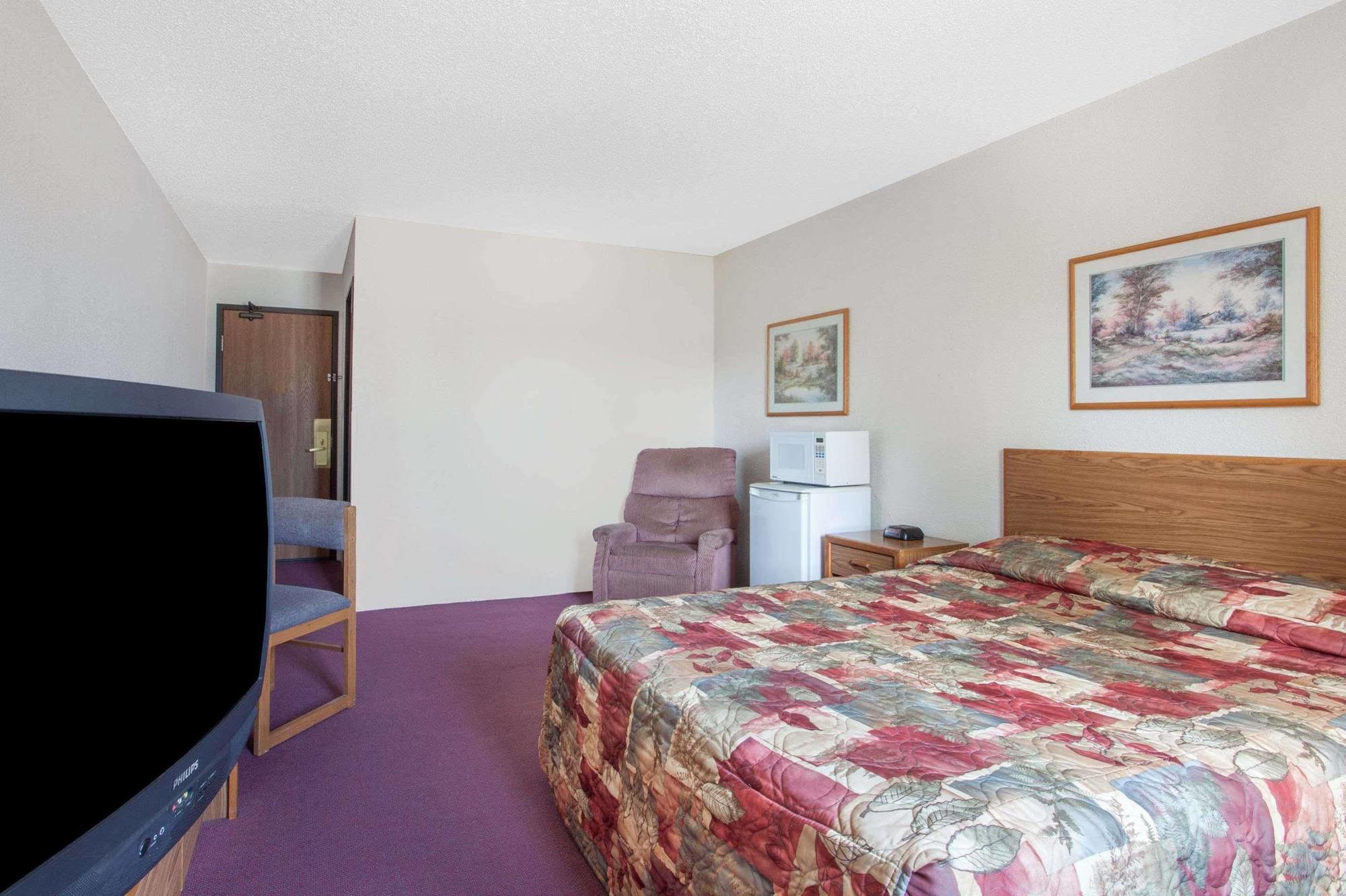 Super 8 By Wyndham Saanichton Victoria Airport Hotell Exteriör bild